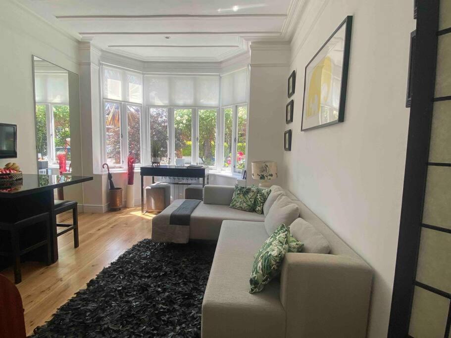 Interior Designed Flat Near Kew Botanical Gardens Lejlighed London Eksteriør billede